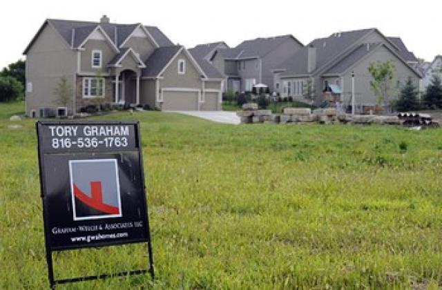 Продажбите на нови жилища в САЩ най-слаби от 1963 г.