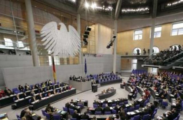 Бундестагът прие омекотена забрана за късите продажби
