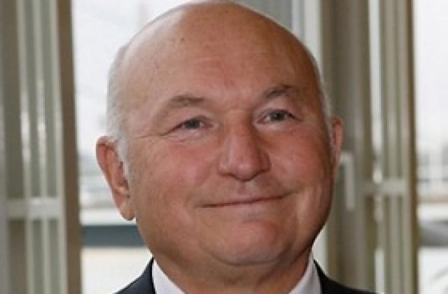 Медведев уволни Лужков
