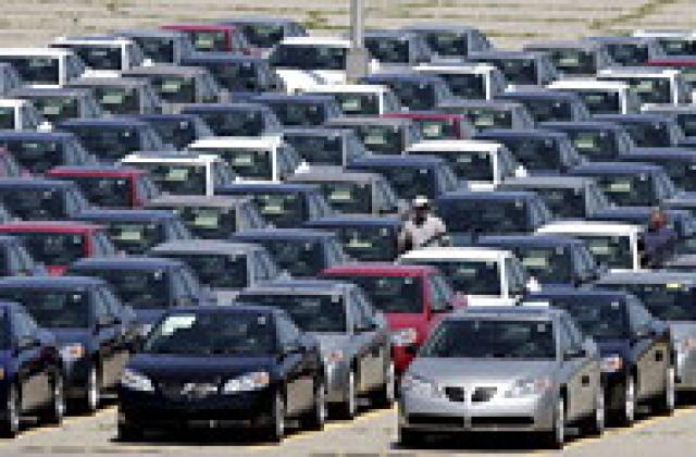 General Motors спусна савана над Pontiac