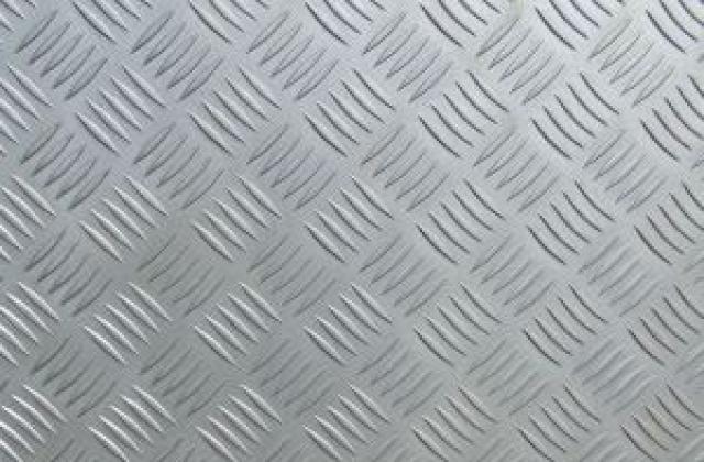 Европейската промишленост продължава да се подобрява