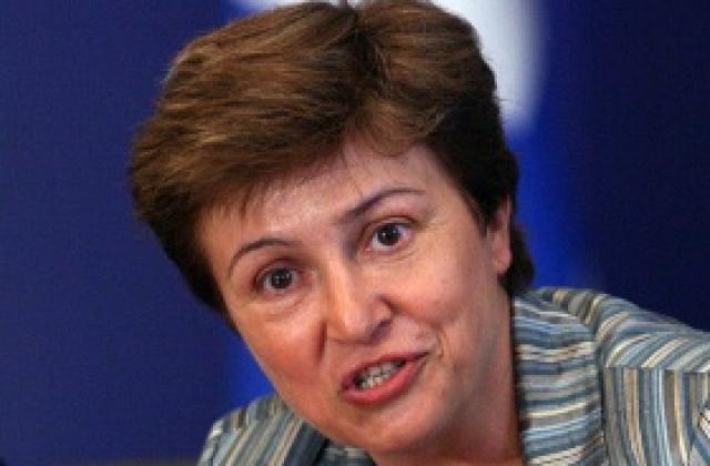 Минаването през кризата е като да караш в мъгла