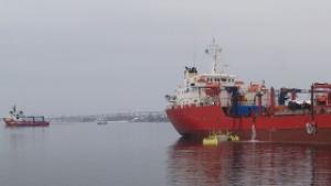 Базират втори кораб за борба с нефтени разливи в Черно