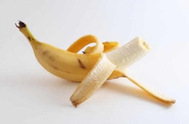 Бил Гейтс спасява света с ГМО банани