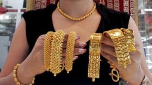 Богат е поне 75 млн долара