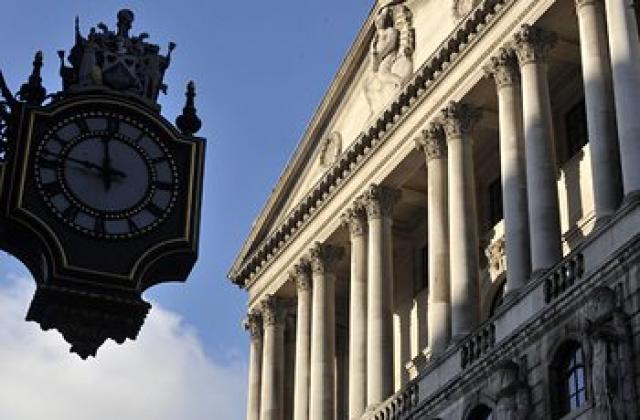Bank of England не посмя да вдигне лихвата