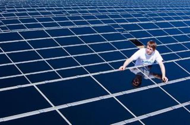 Бъфет спаси соларната индустрия