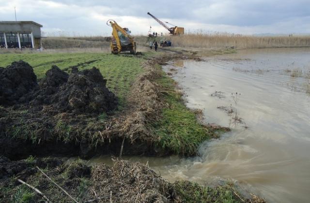 Наводнение съсипа 4 хил. дка земеделски земи в Стралджа
