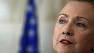 Хилари Клинтън носи вести за бизнеса и емигрантите