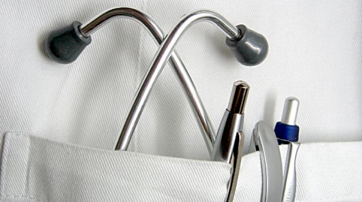 Отвързаха таксата за посещение при личния лекар от минималната заплата