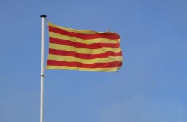 Испания е на път да се разпадне, преди да бъде спасена