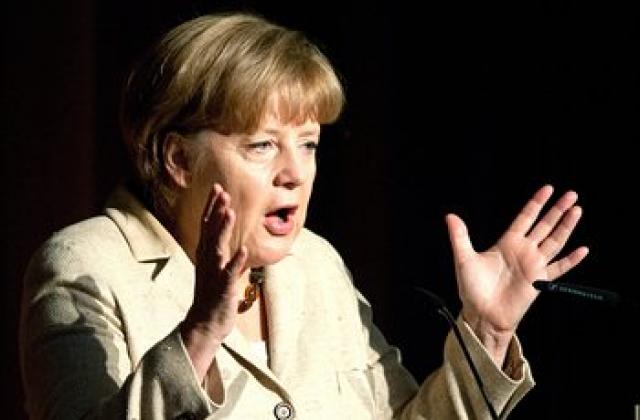 Ангела Меркел прави историческа визита в Гърция