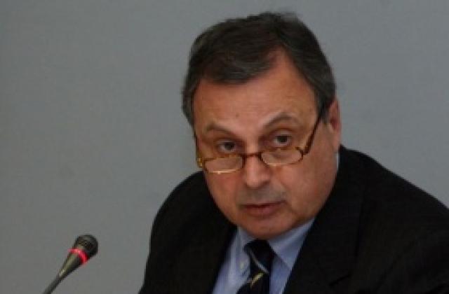 Данев: Банките ще потънат заедно с бизнеса