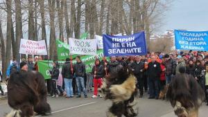 Над 300 души блокираха пътя за Банско