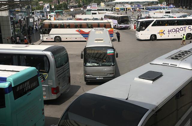 Превозвачи се готвят за протест, искат време за фискалните устройства в рейсовете