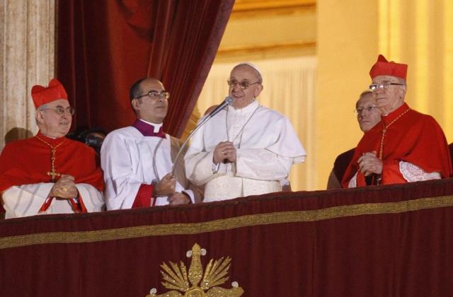 Официалното име на новоизбрания папа е Франциск