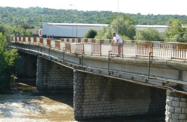 Мост в Ловеч пропадна