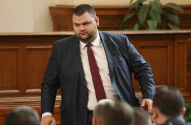 Конституционният съд образува дело по казуса Делян Пеевски