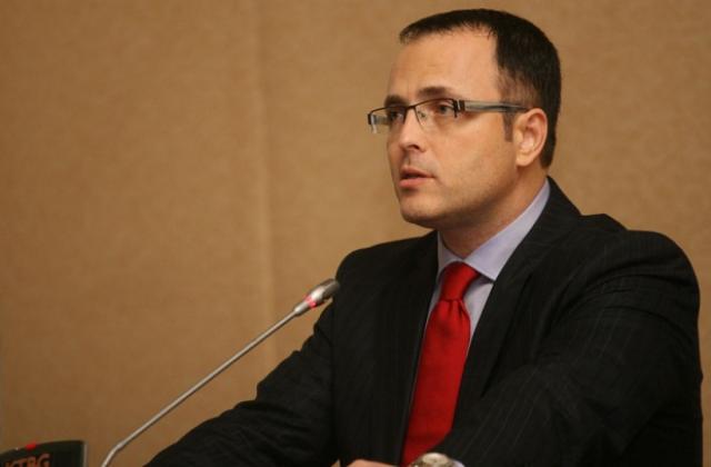 Мавродиев обвини в лъжа членове на Комисията за финансов надзор