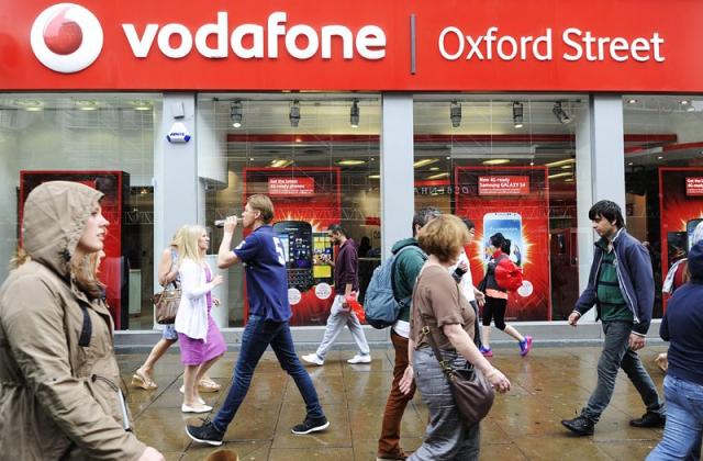 Преговори за над 100 млрд. долара изстреляха Vodafone