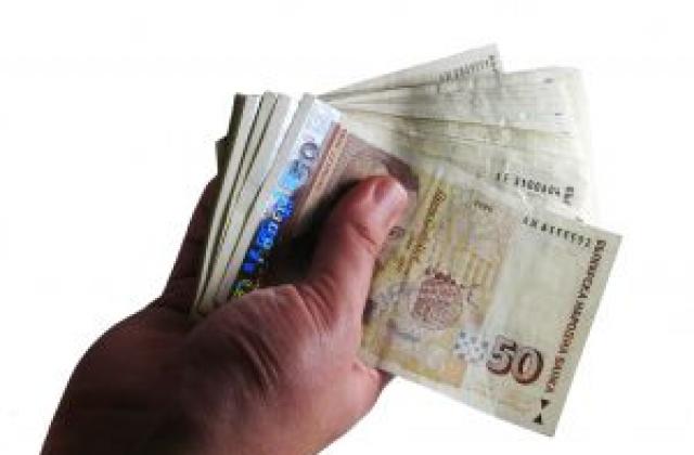 Пари от българите в чужбина свиват дупката в платежния баланс