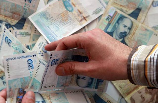 Данък лихва пада на 8% догодина