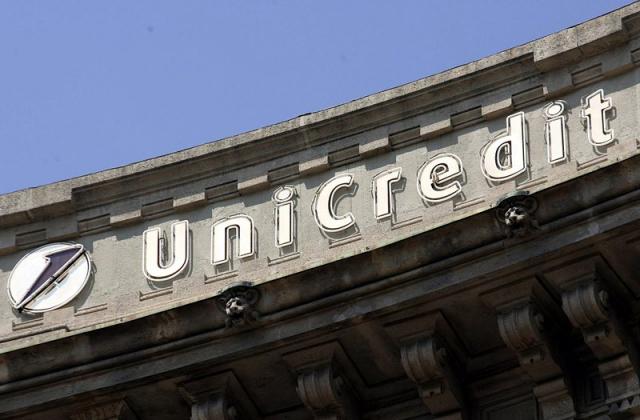 UniCredit прехвърля част от риска на американски хедж фондове