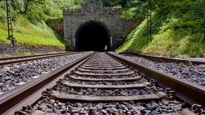 Компания на Ковачки заплашва БДЖ