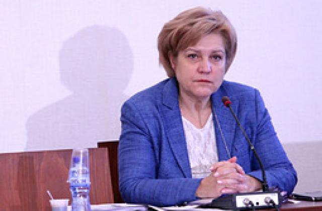 Менда Стоянова: Даваме възможност на всеки да прецени къде да се осигурява