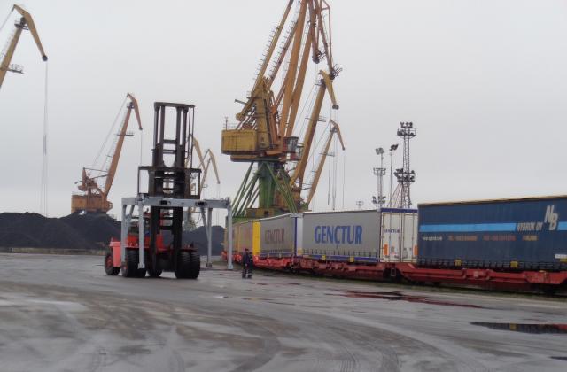 Държавата взе първата пристанищна концесия на Цветан Василев