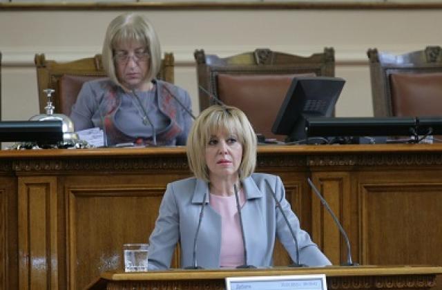 Мая Манолова внася в парламента закон за частния фалит