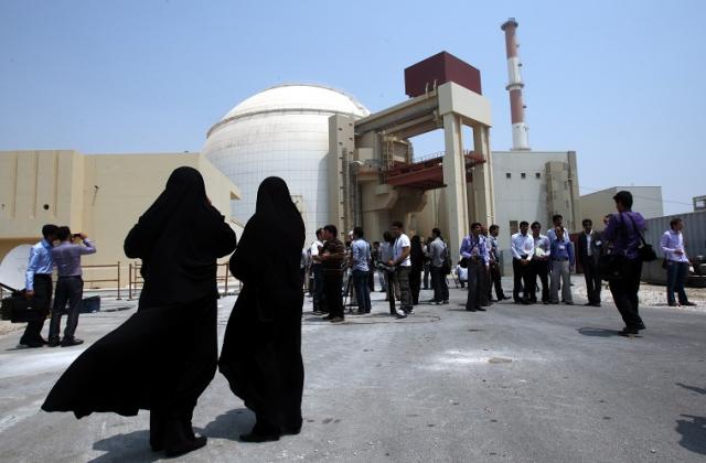 Вдигат санкциите срещу Иран, петролът пада