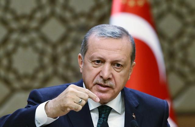 Турция се готви за избори, лирата се срина