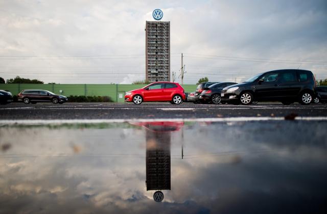 Шефът на Volkswagen подаде оставка, акциите скочиха