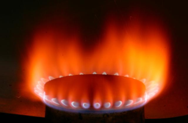 Цената на природния газ пада драстично