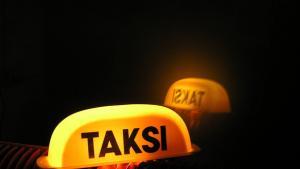 Такситата крият от бюджета по 100 млн лева годишно