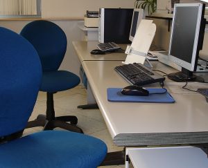 Предлагат пенсиониране на държавните чиновници с пенсия