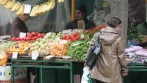 Да се намали ДДС за плодове и зеленчуци предлага депутатът