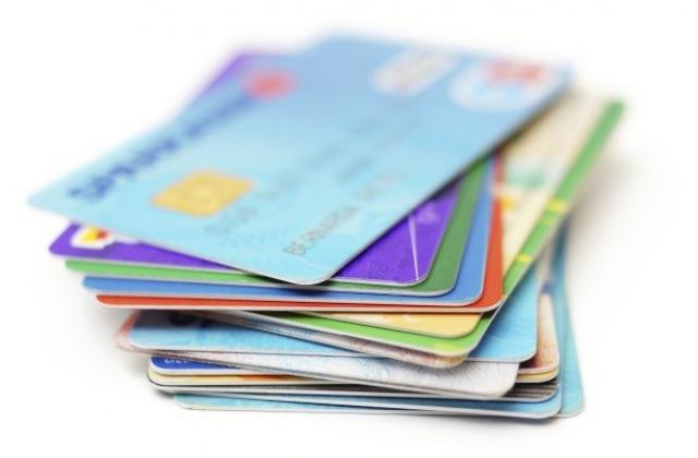 Банките взeмат около 19% лихва по кредитните карти