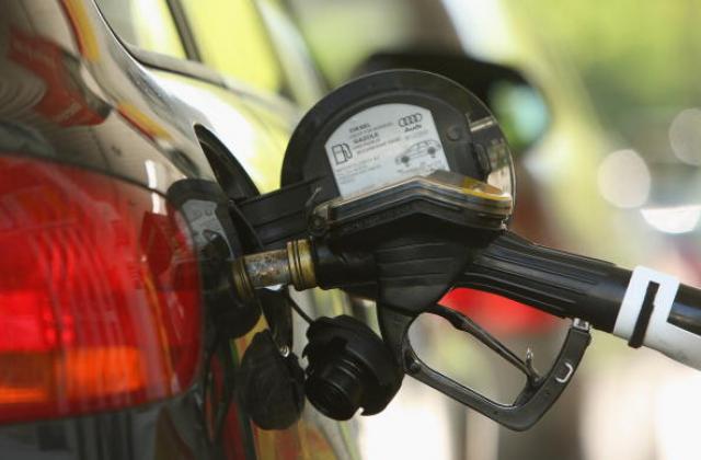 Бензинът стигна 2.10 лв. за литър в София