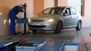 Плосък данък и тежест върху труда