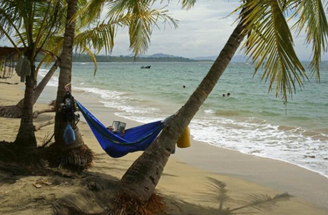 Как да работим от плажа на Коста Рика