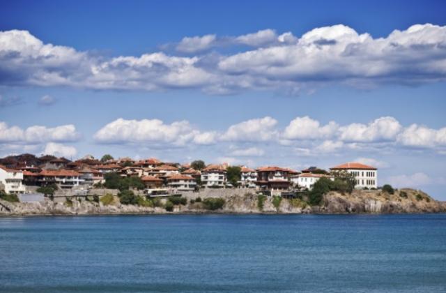 Кой купува имоти край морето след отлива на британци и руснаци