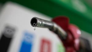 Близо 54 000 литра течни горива са изтеглени от бензиностанциите