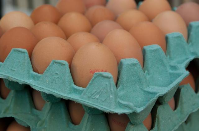 Яйцата най-евтини във Велико Търново, олиото - в Хасково