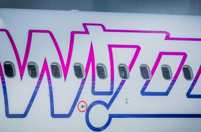 И Wizz Air спира безплатния ръчен багаж