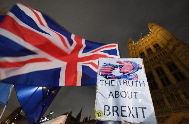 В британското правителство се обсъжда отлагане на Brexit