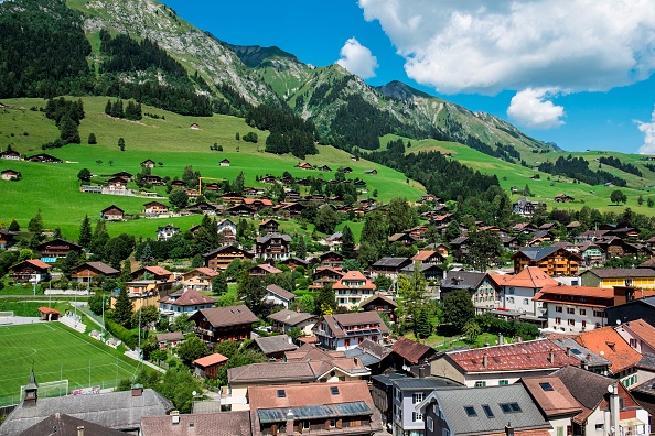 Ограниченията за работа на българи в Швейцария отпадат от 1 юни