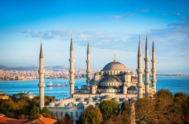 Българите сред най-многобройните туристи в Турция