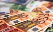 Икономиката се крепи на заплатите ни и парите от ЕС